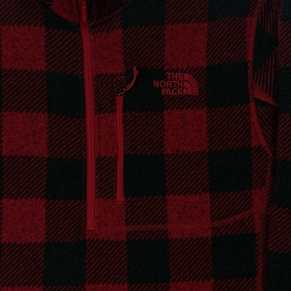 The North Face black red buffalo‎ plaid quarter zip fleece men's medium
